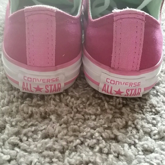 Hot pink/ green double tongue low top converse - Picture 4 of 7
